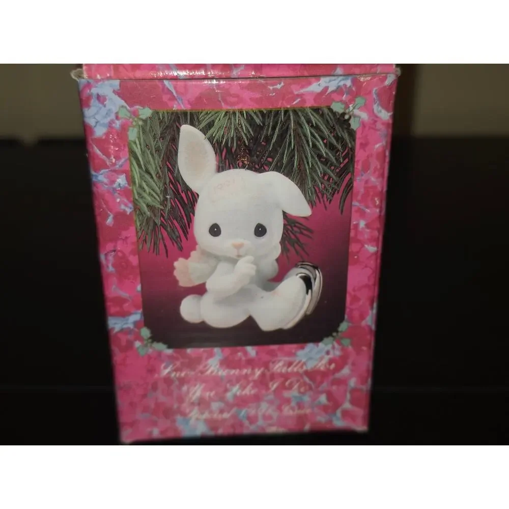 1991 Precious Moments Ornament Sno-Bunny Falls for you Like I Do‎ 520438 w/ Box